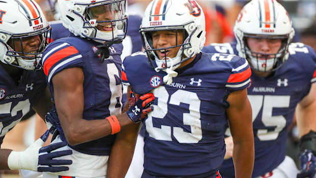 Jeremiah Cobb vs UMass - Eric Starling/Auburn Daily